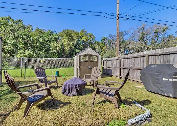 Perfect For Family Gatherings With A Heated Pool! - Clearwater\'S Clear Choice
