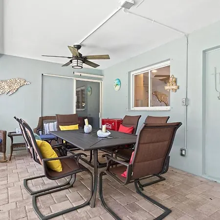 Perfect For Family Gatherings With A Heated Pool! - Clearwater'S Clear Choice Exterior photo